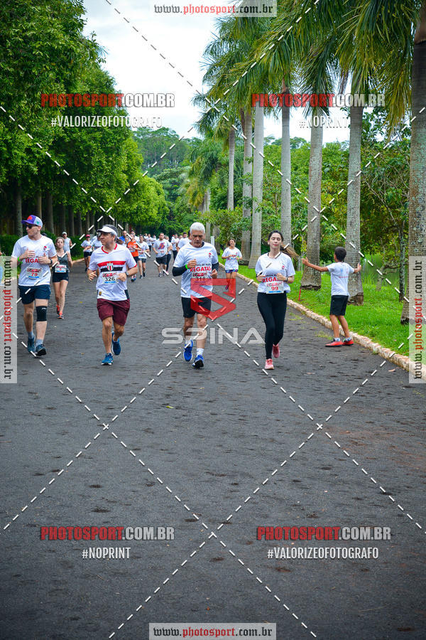 Buy your photos of the eventCorrida de Natal do Clube de Regatas on Fotop