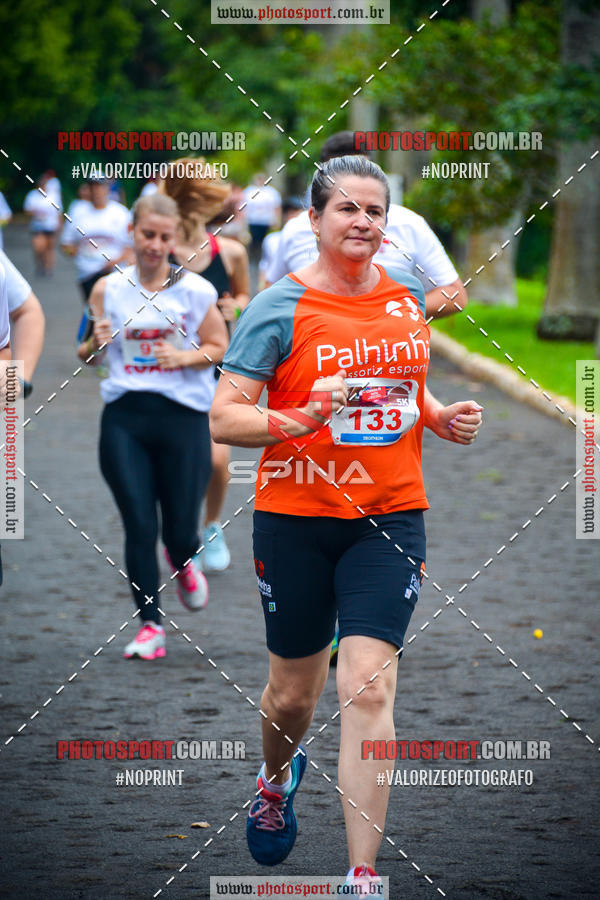 Buy your photos of the eventCorrida de Natal do Clube de Regatas on Fotop