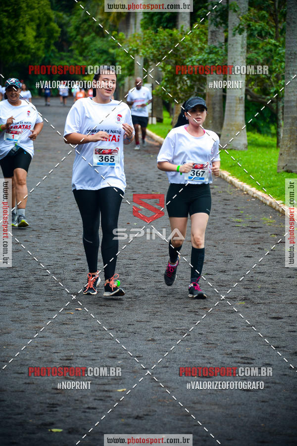 Buy your photos of the eventCorrida de Natal do Clube de Regatas on Fotop