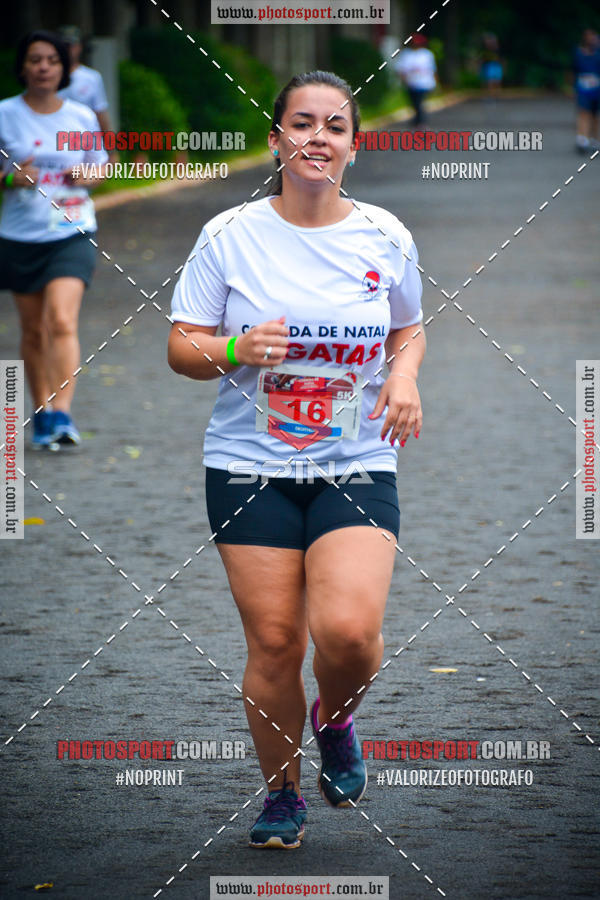 Buy your photos of the eventCorrida de Natal do Clube de Regatas on Fotop