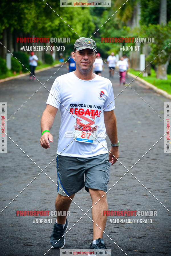 Buy your photos of the eventCorrida de Natal do Clube de Regatas on Fotop