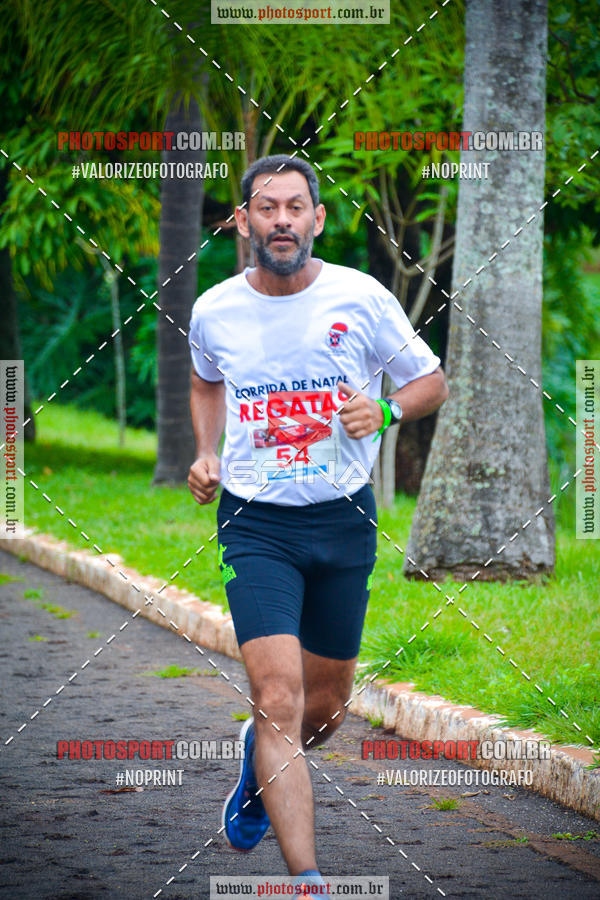Buy your photos of the eventCorrida de Natal do Clube de Regatas on Fotop