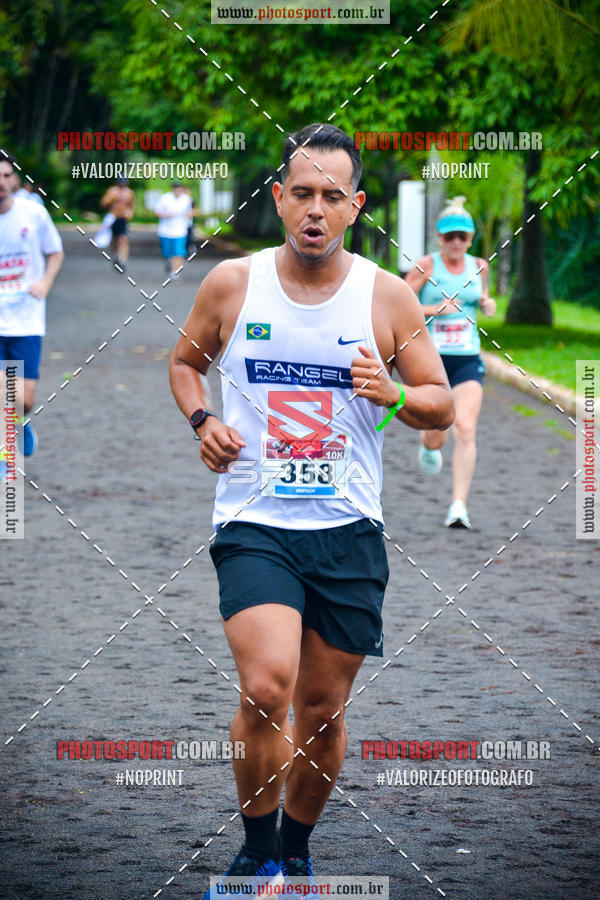 Buy your photos of the eventCorrida de Natal do Clube de Regatas on Fotop