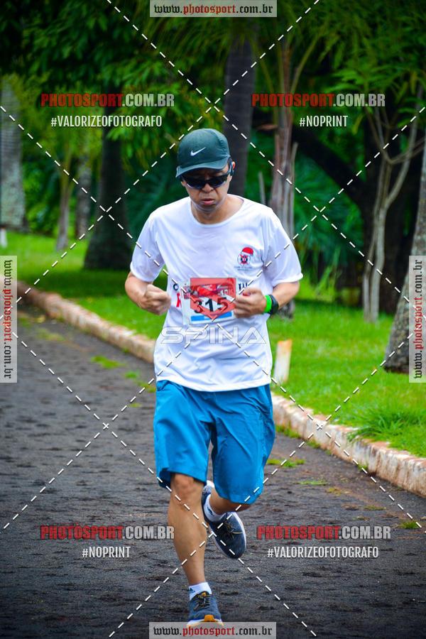 Buy your photos of the eventCorrida de Natal do Clube de Regatas on Fotop