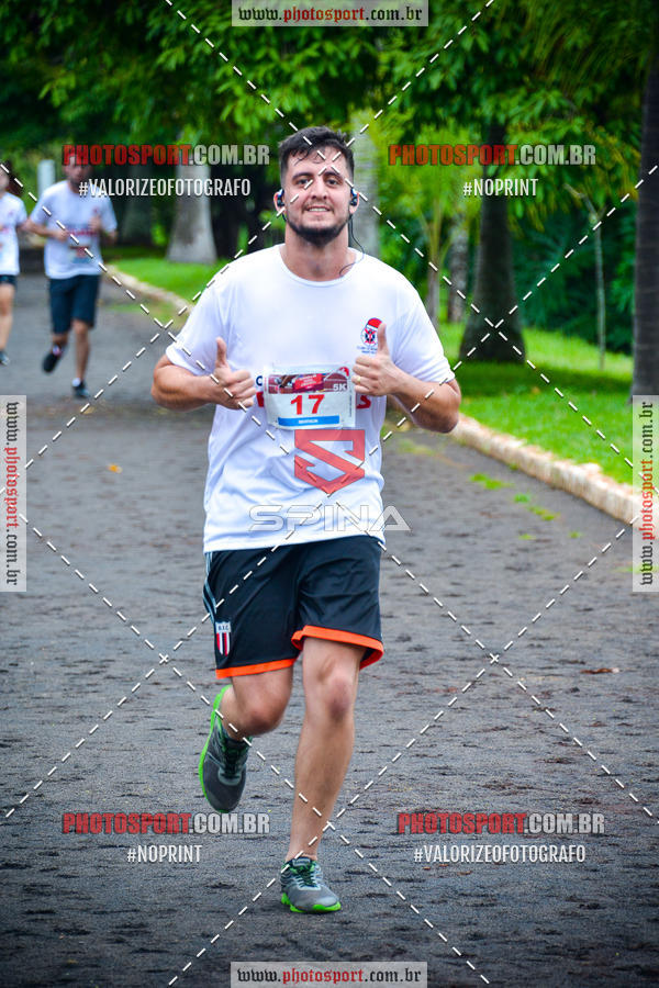 Buy your photos of the eventCorrida de Natal do Clube de Regatas on Fotop