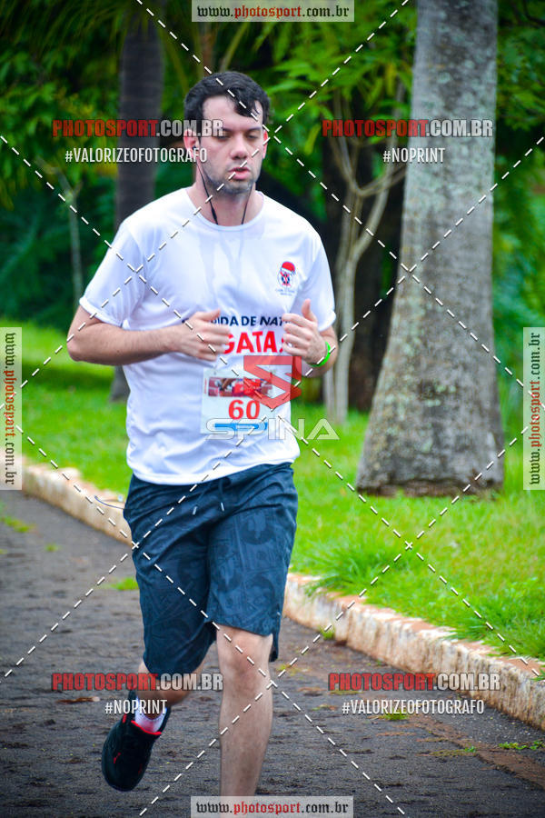 Buy your photos of the eventCorrida de Natal do Clube de Regatas on Fotop