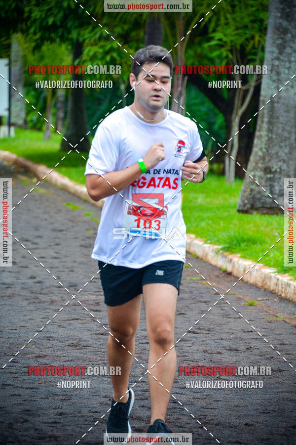 Buy your photos of the eventCorrida de Natal do Clube de Regatas on Fotop