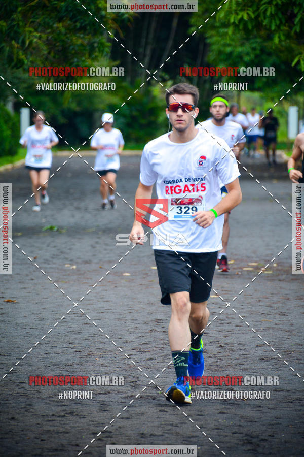 Buy your photos of the eventCorrida de Natal do Clube de Regatas on Fotop