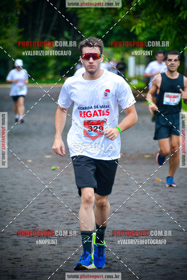 Buy your photos of the eventCorrida de Natal do Clube de Regatas on Fotop