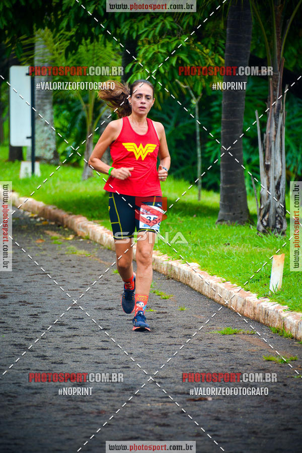 Buy your photos of the eventCorrida de Natal do Clube de Regatas on Fotop