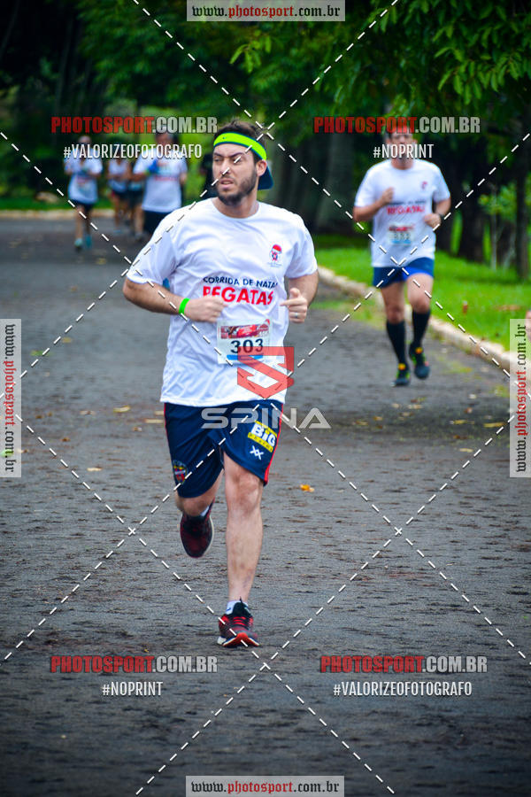 Buy your photos of the eventCorrida de Natal do Clube de Regatas on Fotop