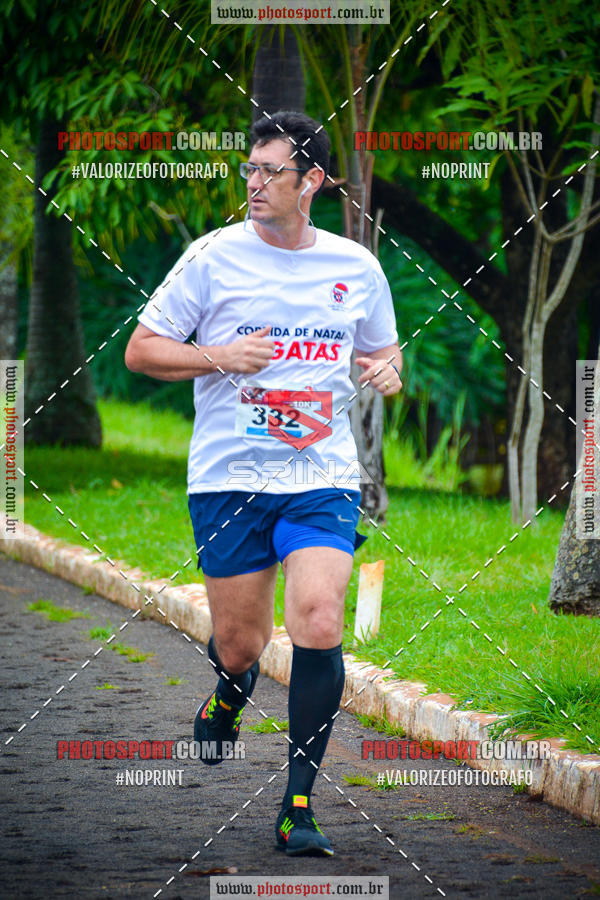 Buy your photos of the eventCorrida de Natal do Clube de Regatas on Fotop