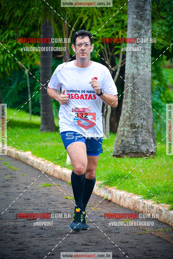 Buy your photos of the eventCorrida de Natal do Clube de Regatas on Fotop