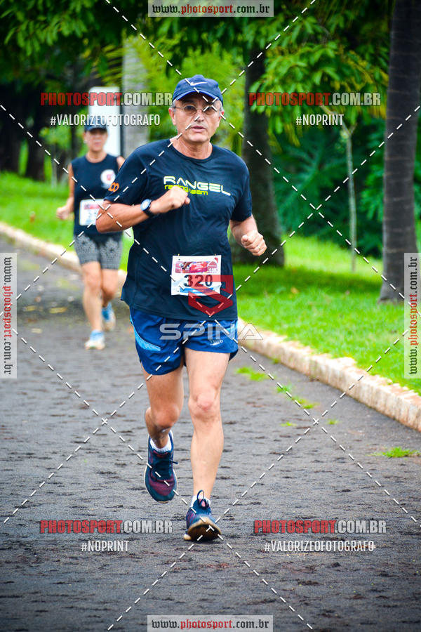 Buy your photos of the eventCorrida de Natal do Clube de Regatas on Fotop