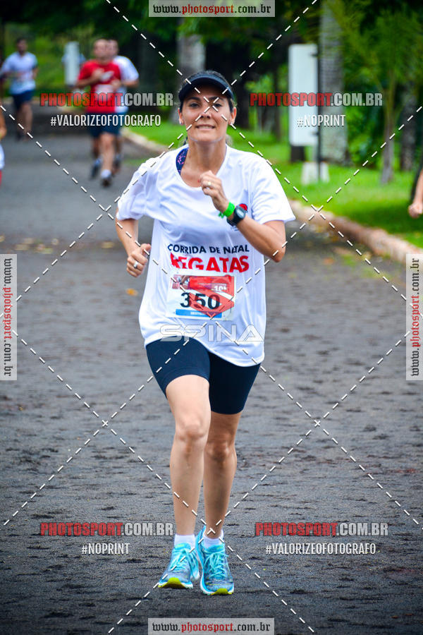 Buy your photos of the eventCorrida de Natal do Clube de Regatas on Fotop