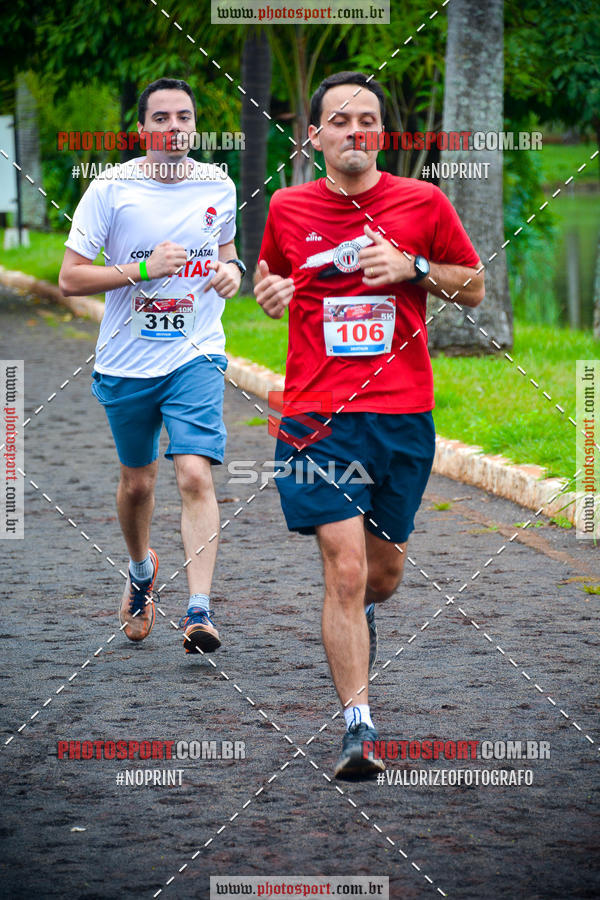 Buy your photos of the eventCorrida de Natal do Clube de Regatas on Fotop