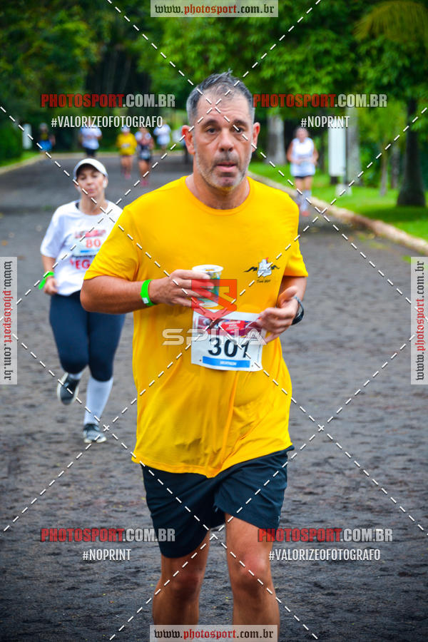 Buy your photos of the eventCorrida de Natal do Clube de Regatas on Fotop