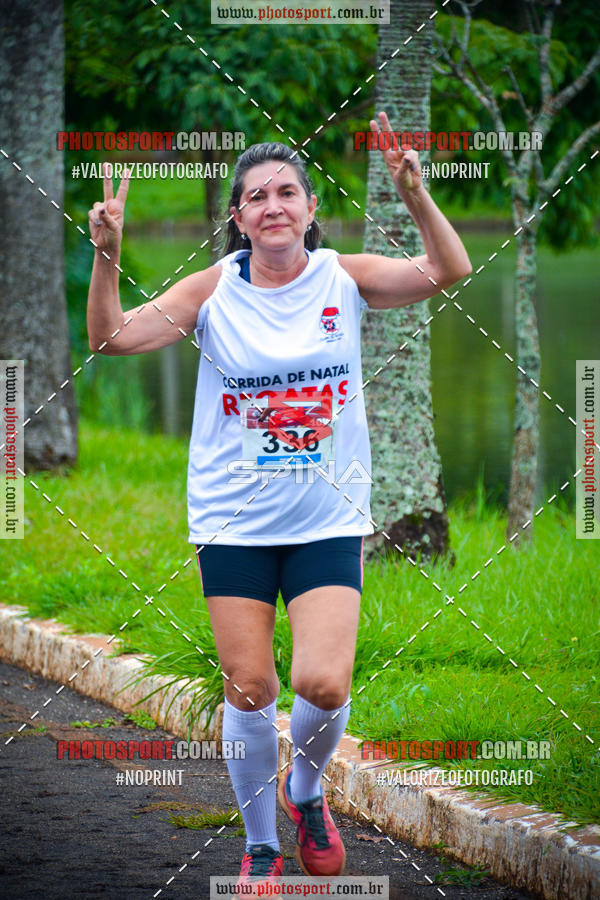 Buy your photos of the eventCorrida de Natal do Clube de Regatas on Fotop