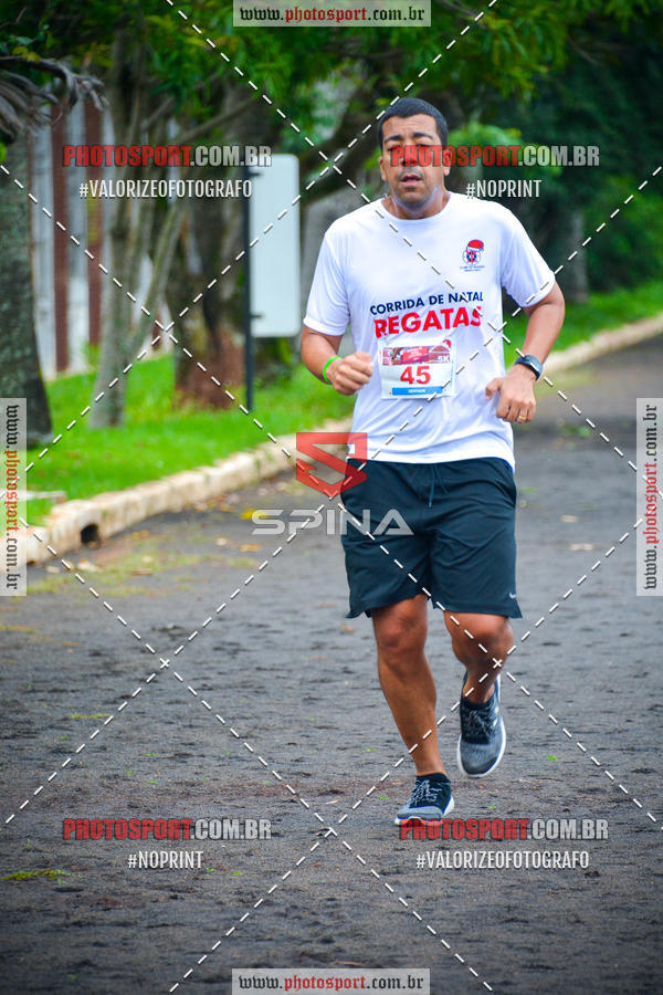 Buy your photos of the eventCorrida de Natal do Clube de Regatas on Fotop
