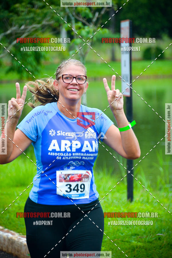 Buy your photos of the eventCorrida de Natal do Clube de Regatas on Fotop