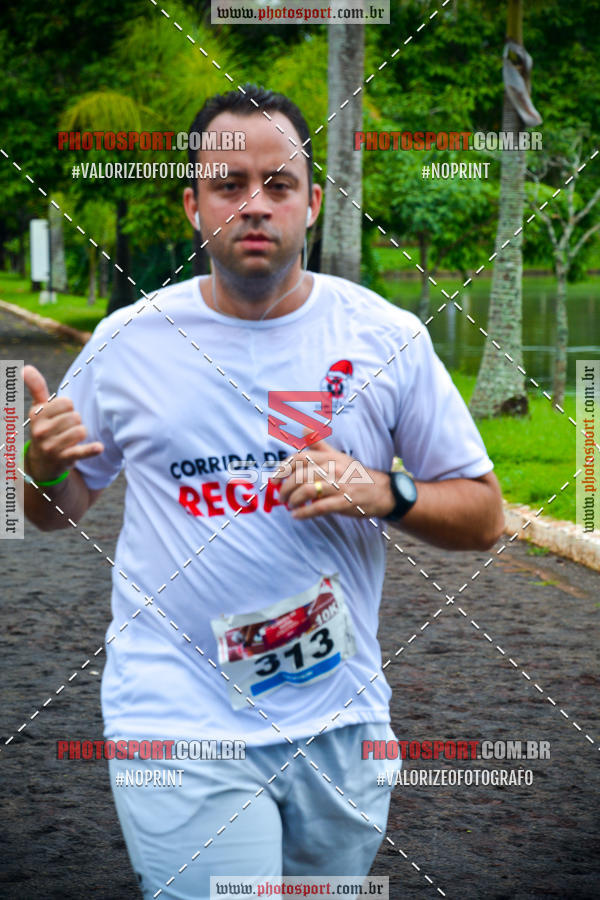 Buy your photos of the eventCorrida de Natal do Clube de Regatas on Fotop
