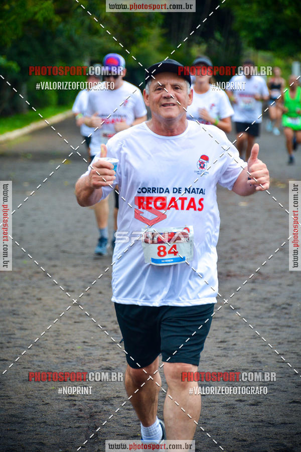 Buy your photos of the eventCorrida de Natal do Clube de Regatas on Fotop