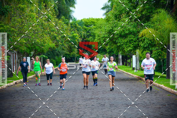 Buy your photos of the eventCorrida de Natal do Clube de Regatas on Fotop