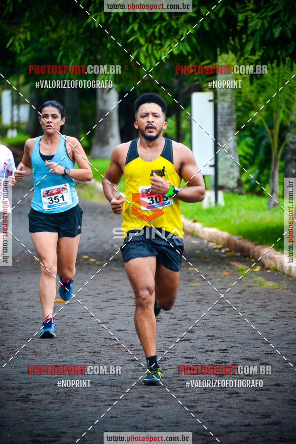 Buy your photos of the eventCorrida de Natal do Clube de Regatas on Fotop