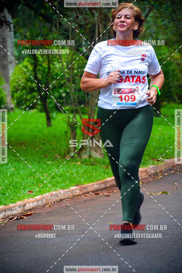 Buy your photos of the eventCorrida de Natal do Clube de Regatas on Fotop