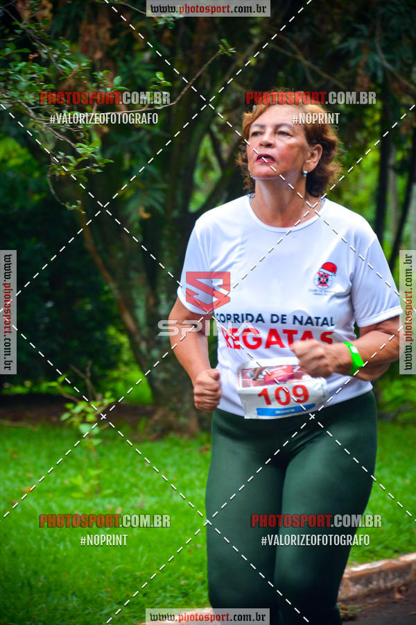 Buy your photos of the eventCorrida de Natal do Clube de Regatas on Fotop