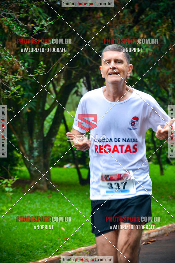 Buy your photos of the eventCorrida de Natal do Clube de Regatas on Fotop