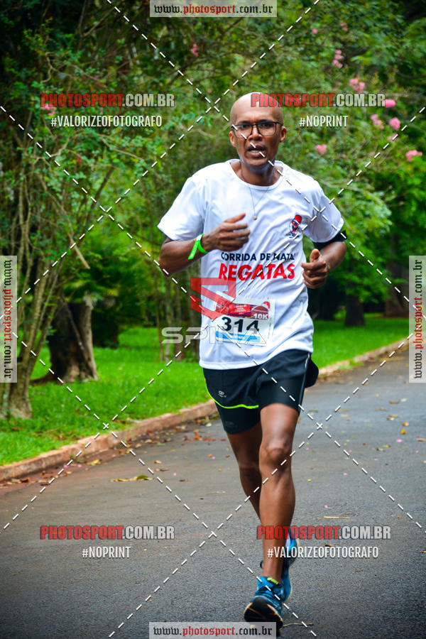 Buy your photos of the eventCorrida de Natal do Clube de Regatas on Fotop