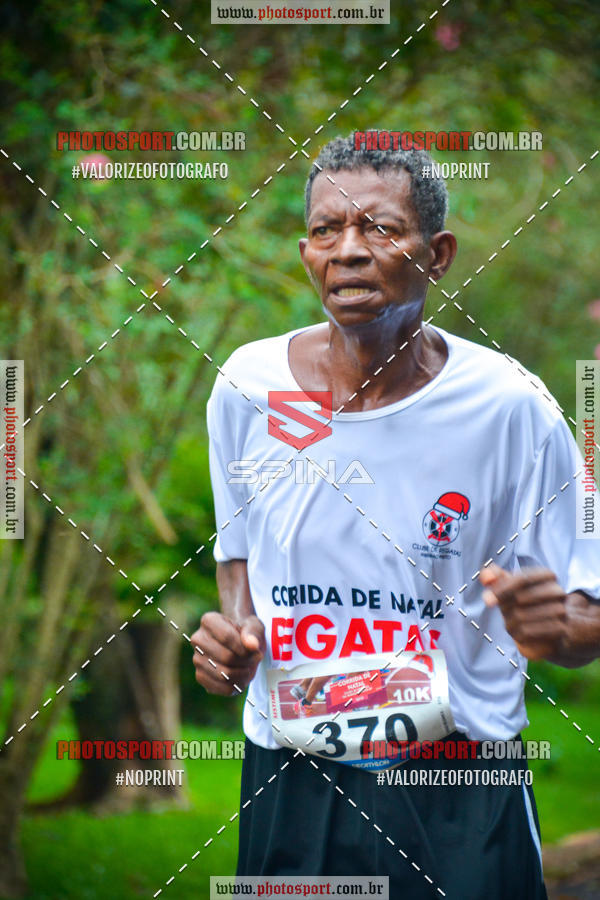 Buy your photos of the eventCorrida de Natal do Clube de Regatas on Fotop