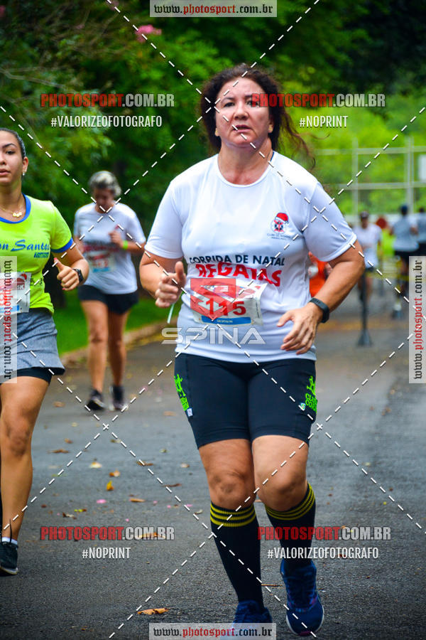 Buy your photos of the eventCorrida de Natal do Clube de Regatas on Fotop
