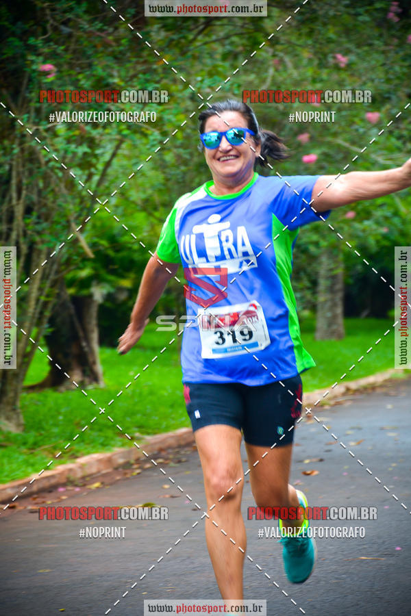 Buy your photos of the eventCorrida de Natal do Clube de Regatas on Fotop