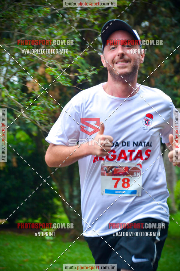 Buy your photos of the eventCorrida de Natal do Clube de Regatas on Fotop