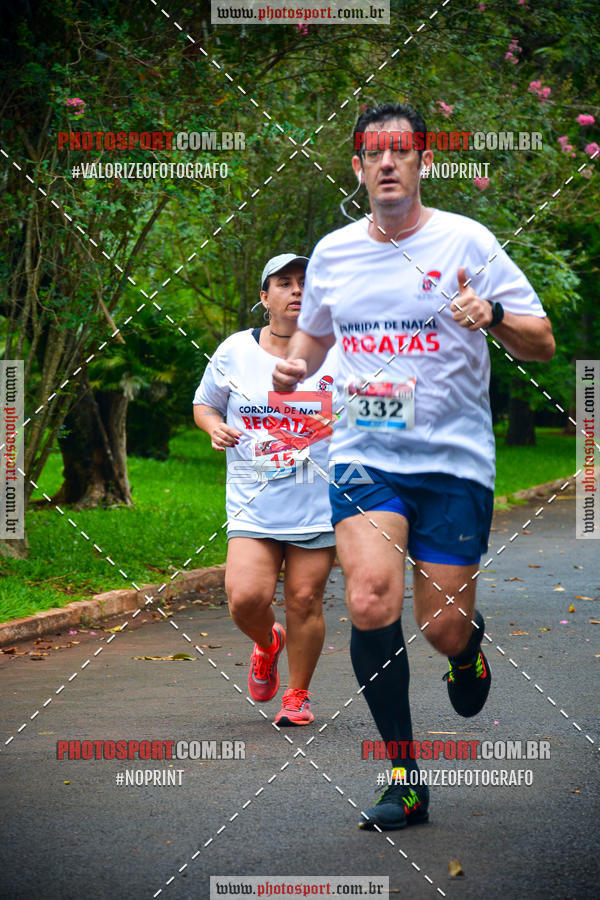Buy your photos of the eventCorrida de Natal do Clube de Regatas on Fotop