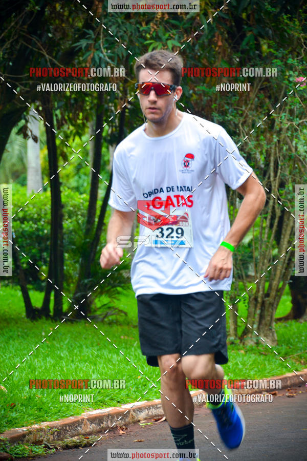 Buy your photos of the eventCorrida de Natal do Clube de Regatas on Fotop