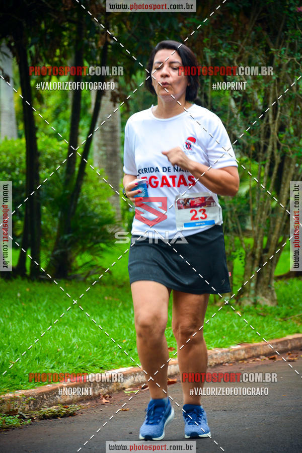 Buy your photos of the eventCorrida de Natal do Clube de Regatas on Fotop