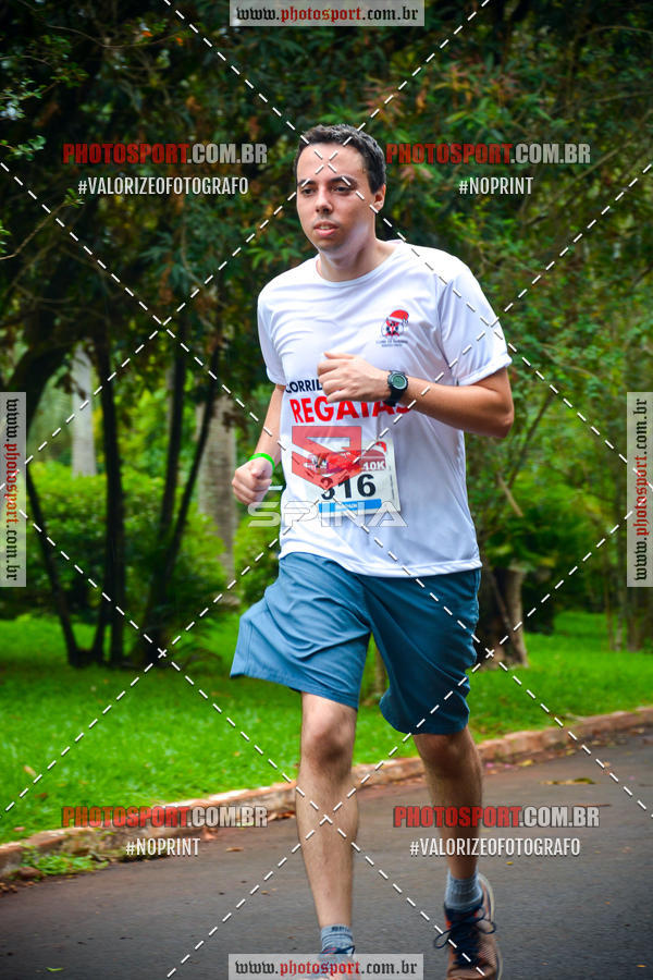 Buy your photos of the eventCorrida de Natal do Clube de Regatas on Fotop