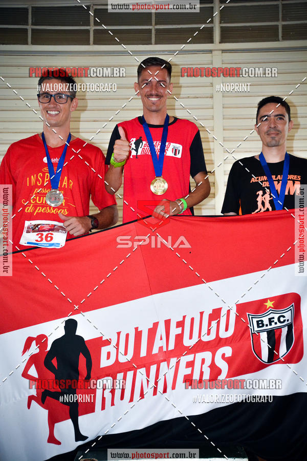 Buy your photos of the eventCorrida de Natal do Clube de Regatas on Fotop