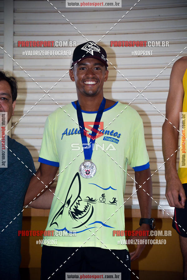 Buy your photos of the eventCorrida de Natal do Clube de Regatas on Fotop