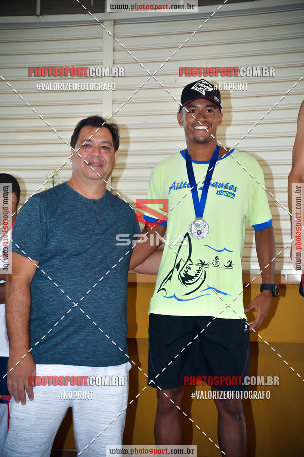 Buy your photos of the eventCorrida de Natal do Clube de Regatas on Fotop