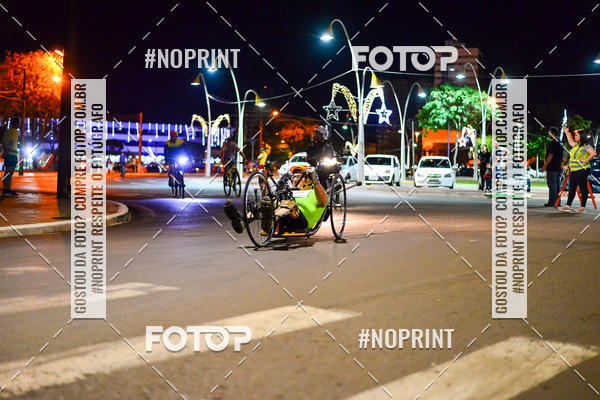 Buy your photos of the event5 Corrida Noturna Unimed Cascavel on Fotop