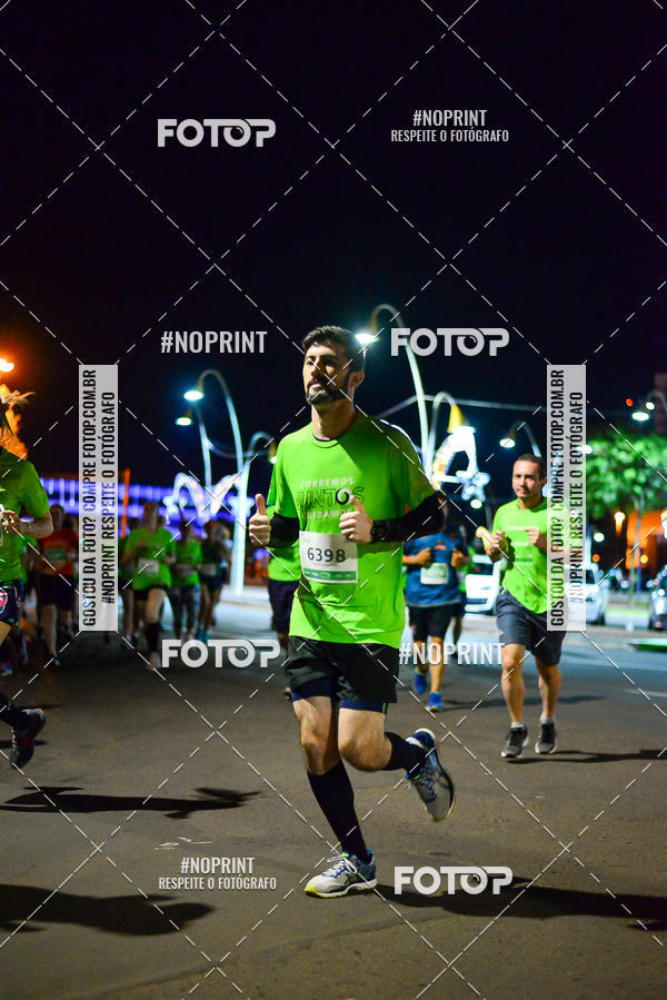 Buy your photos of the event5 Corrida Noturna Unimed Cascavel on Fotop