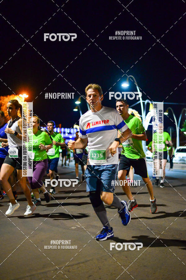 Buy your photos of the event5 Corrida Noturna Unimed Cascavel on Fotop