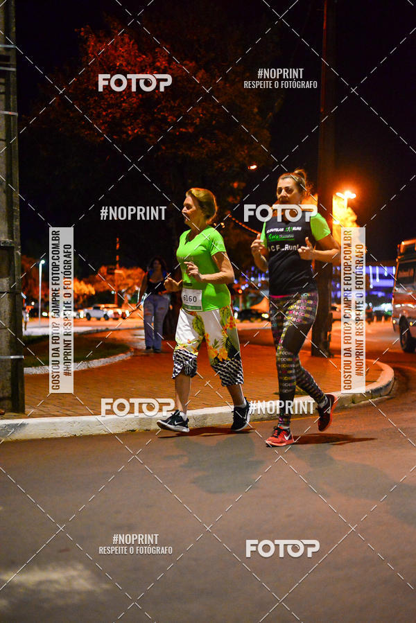 Buy your photos of the event5 Corrida Noturna Unimed Cascavel on Fotop