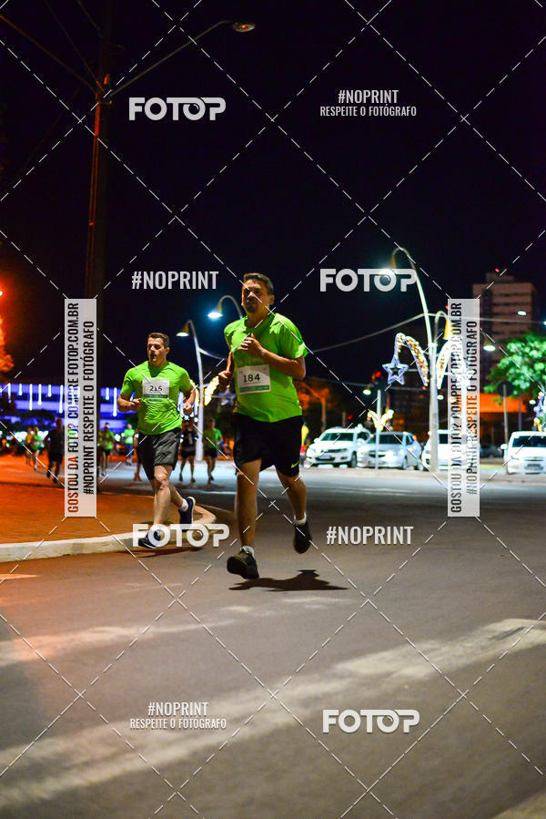 Buy your photos of the event5 Corrida Noturna Unimed Cascavel on Fotop