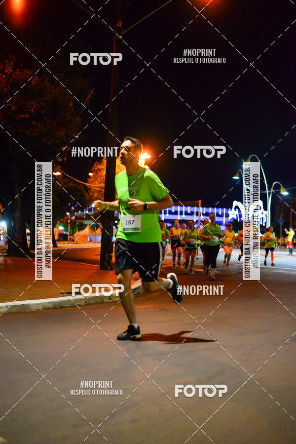 Buy your photos of the event5 Corrida Noturna Unimed Cascavel on Fotop