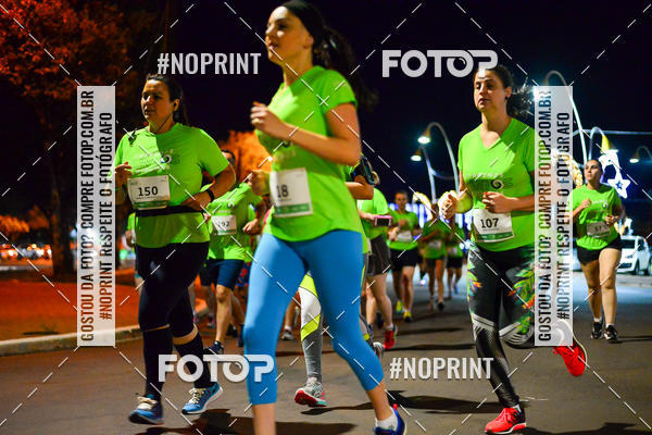 Compra tus fotos del evento5 Corrida Noturna Unimed Cascavel En Fotop